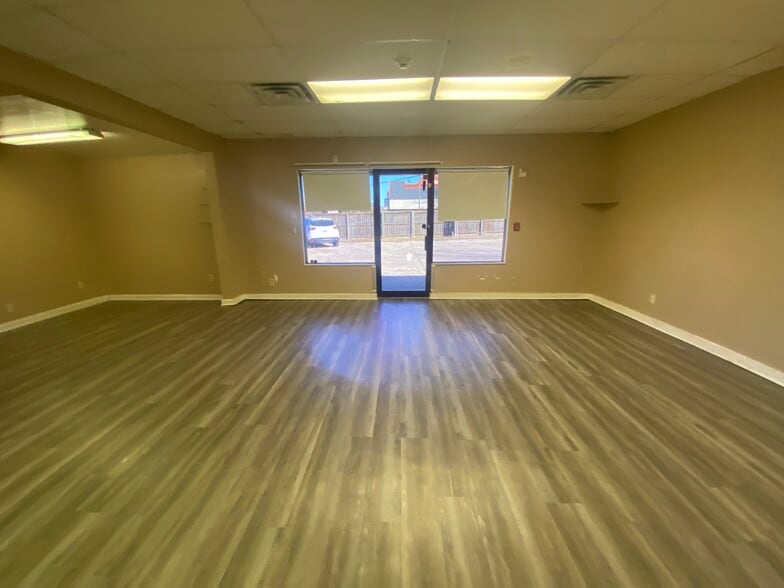 More Photos Of 111 W 5th St, Tyler Loft Creative Space For Lease