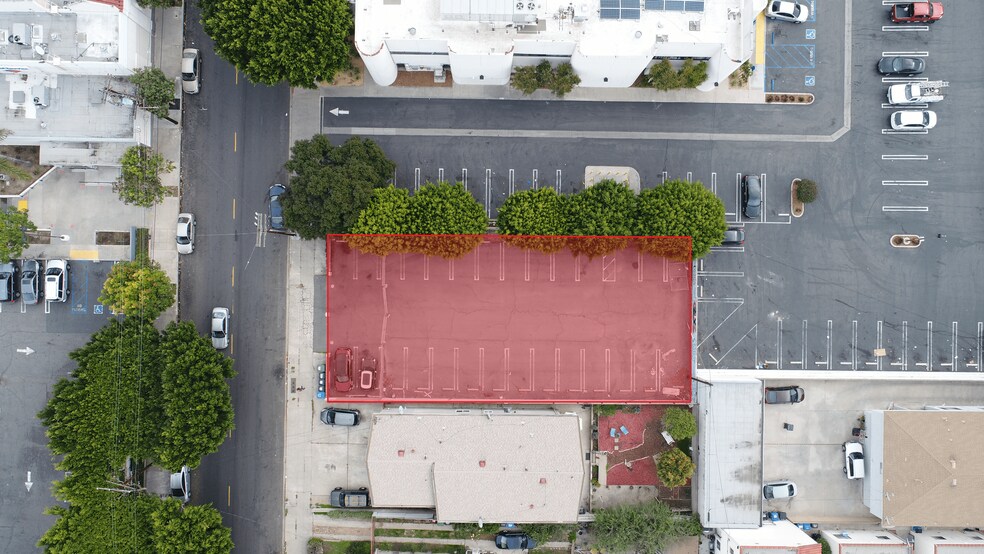 More Photos Of 537 W 10th St, San Pedro Parking Lot For Lease