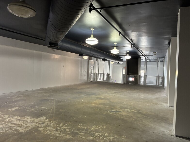 Primary Photo Of 2315 Harborside Dr, Galveston General Retail For Lease