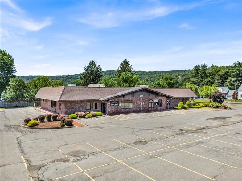 More Photos Of 201 Oakdale Rd, Johnson City General Retail For Sale