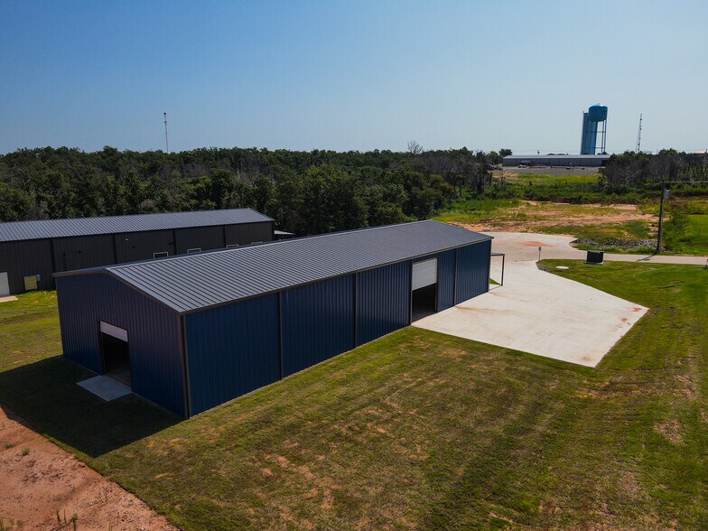 More Photos Of 11515 Maui Ln, Edmond Warehouse For Sale