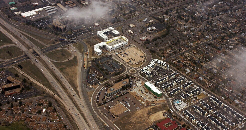 More Photos Of 2337 S Blackhawk St, Aurora Apartments For Lease