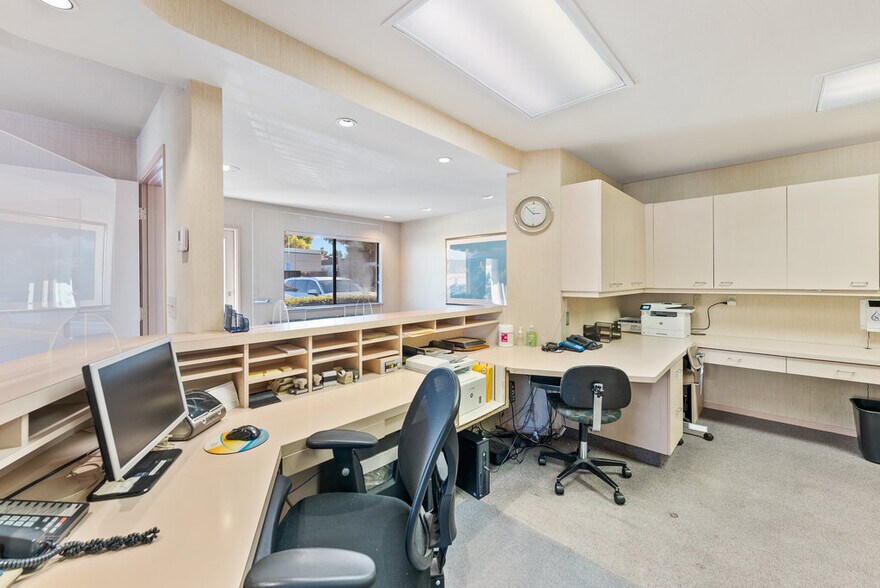 More Photos Of 64 Penny Ln, Watsonville Medical For Sale