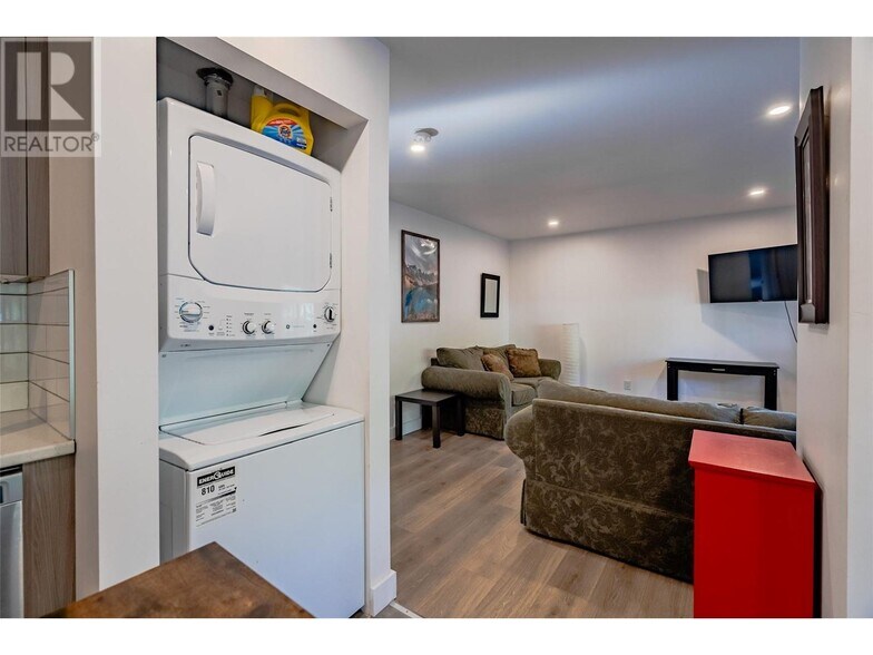 More Photos Of 1810 1 St, Fruitvale Apartments For Sale