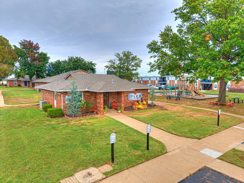 More Photos Of 1220 SE 9th St, Pryor Apartments For Sale