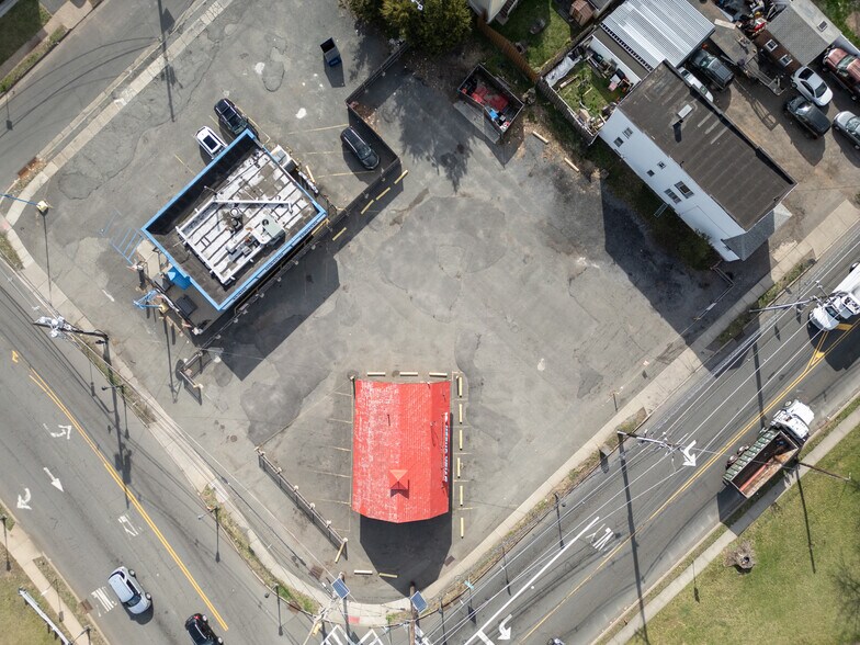 More Photos Of 735 E Hazelwood Ave, Rahway Freestanding For Sale