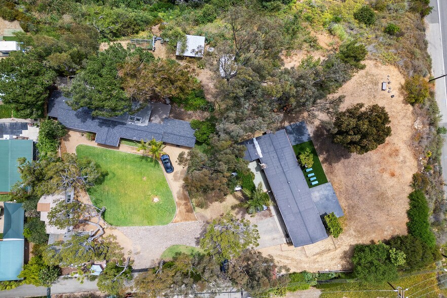 More Photos Of 27353 1/2 Pacific Coast Hwy, Malibu Apartments For Sale