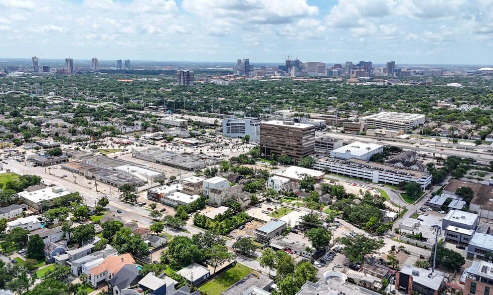 More Photos Of 2235 Richmond Ave, Houston Storefront For Lease