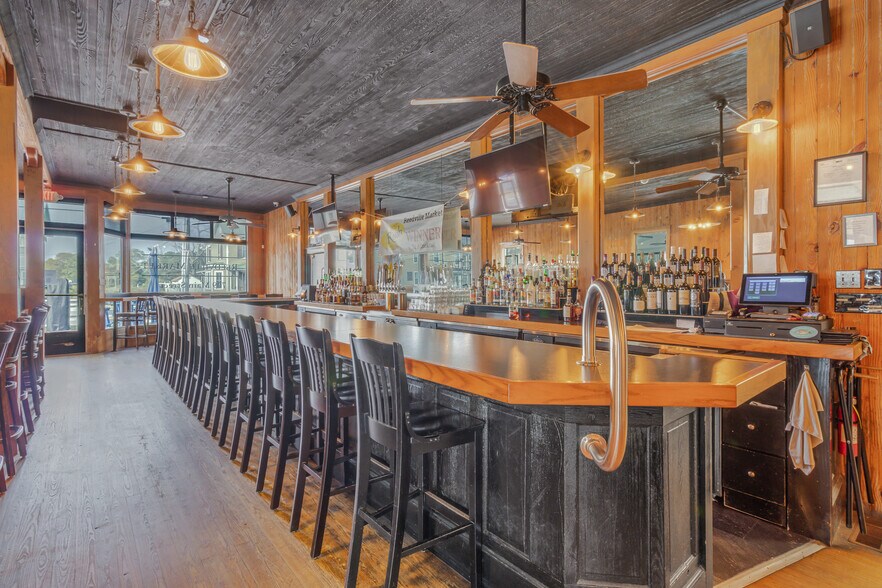 More Photos Of 729 Main St, Reedville Restaurant For Sale