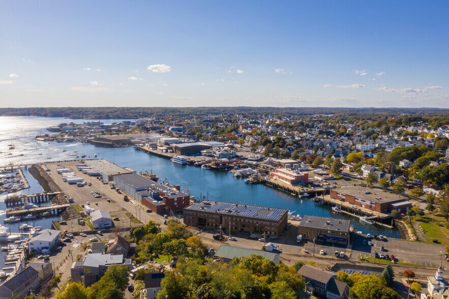 More Photos Of 11-15 Parker St, Gloucester Light Manufacturing For Lease