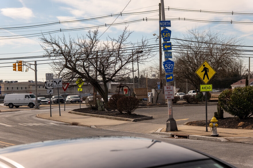More Photos Of 24 Main St, Toms River Bank For Lease