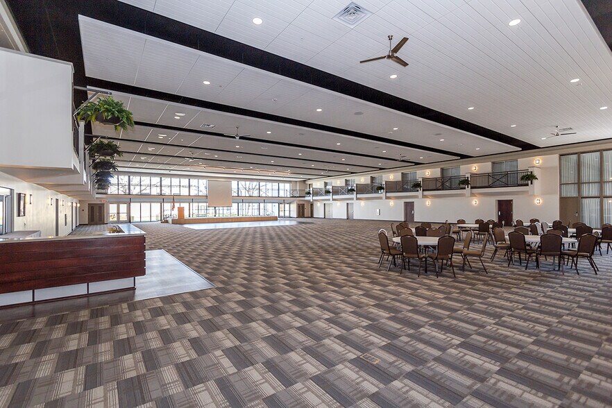 More Photos Of 265 33rd Ave, Columbus Hotel For Sale