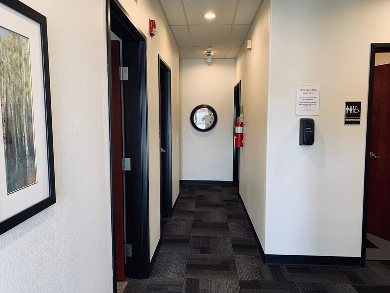 More Photos Of 717 NE 61st St, Vancouver Medical For Lease