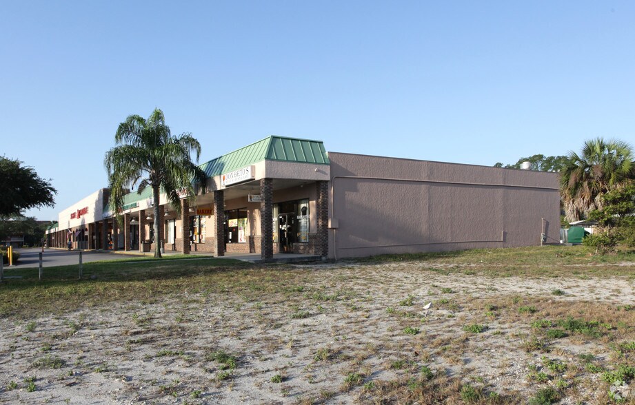 Primary Photo Of 11665-11693 Collier Blvd, Naples Unknown For Lease