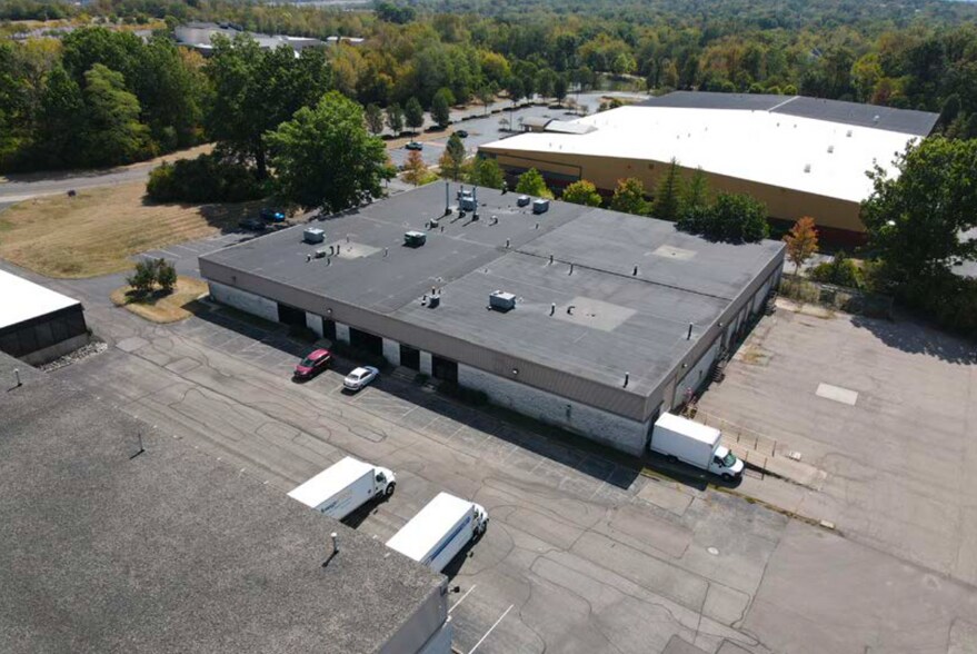 More Photos Of 11407-11415 Century Cir W, Springdale Light Distribution For Lease