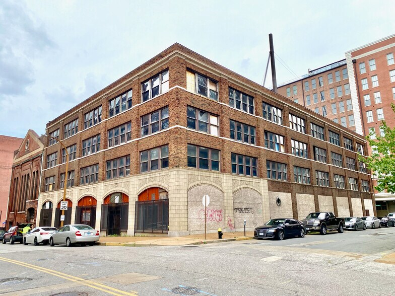 More Photos Of 1701-1709 Locust St, Saint Louis Warehouse For Sale