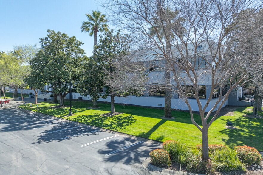 More Photos Of 15 Business Park Way, Sacramento Office For Lease