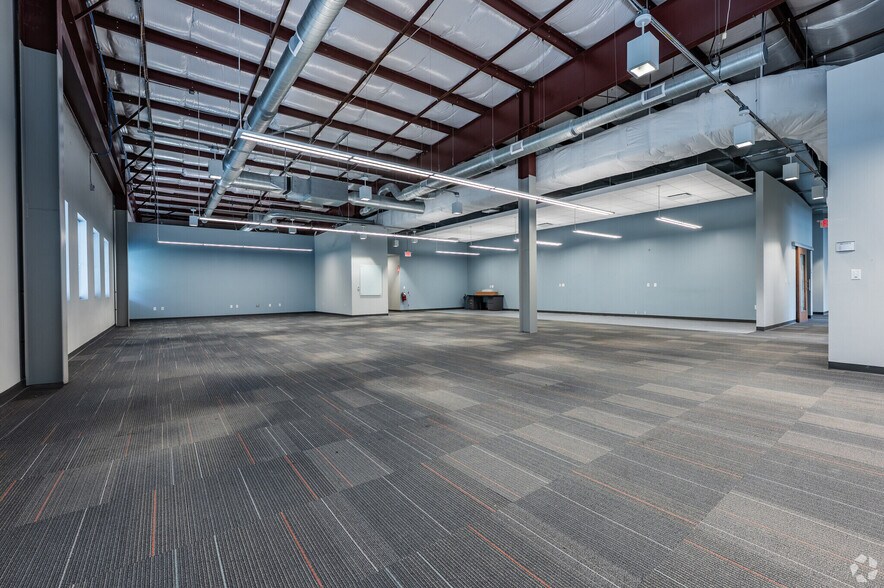 More Photos Of 200 Business Center Dr, Pittsburgh Research And Development For Lease