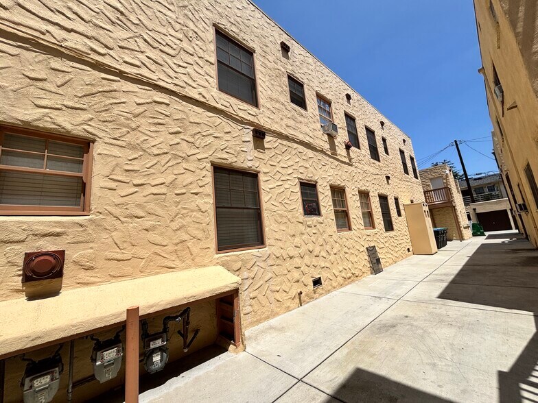 More Photos Of 925 N Lacy St, Santa Ana Apartments For Sale