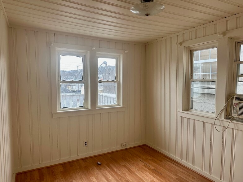 More Photos Of 4833-4835 Maccorkle Ave, Charleston Storefront Retail Residential For Sale