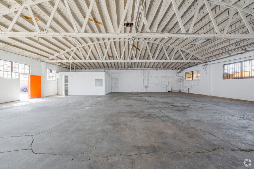 More Photos Of 115-123 E Gardena Blvd, Gardena Service For Lease