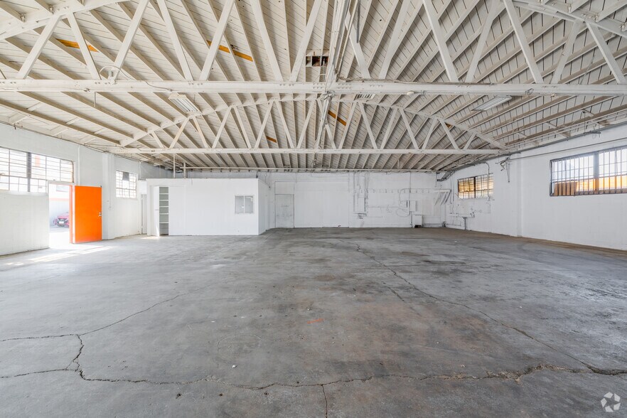 More Photos Of 115-123 E Gardena Blvd, Gardena Service For Sale