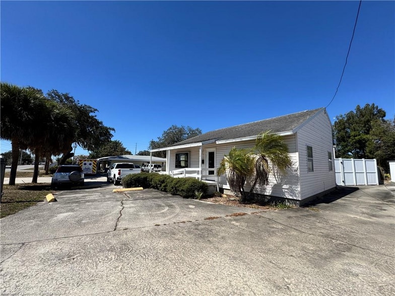 More Photos Of 2914 Kenilworth Blvd, Sebring Unknown For Lease