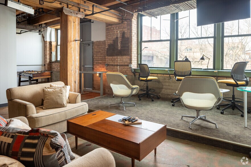 More Photos Of 1200 W 35th St, Chicago Office For Sale
