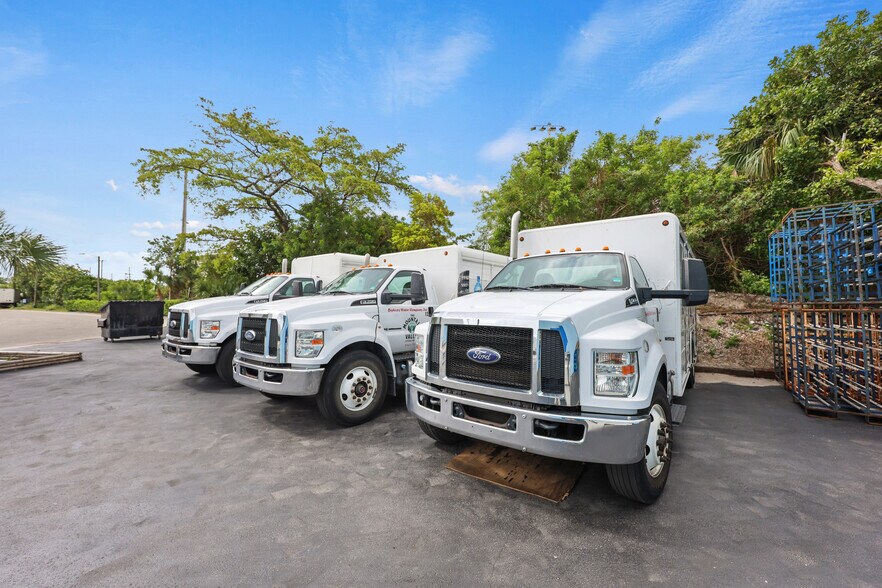 More Photos Of 2605 Kelly Ln, Lake Worth Light Distribution For Lease