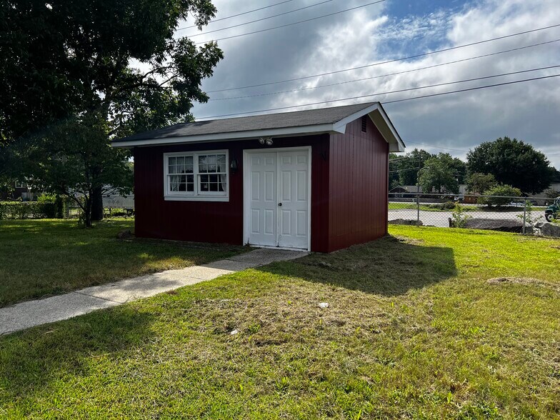 More Photos Of 2525 W Franklin Blvd, Gastonia Office For Sale