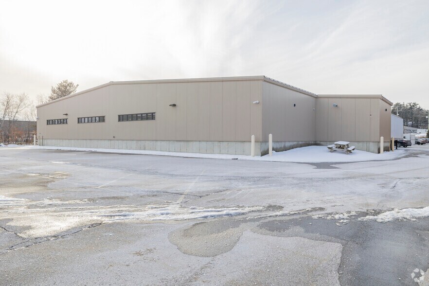 More Photos Of 669 E Industrial Park Dr, Manchester Light Manufacturing For Sale