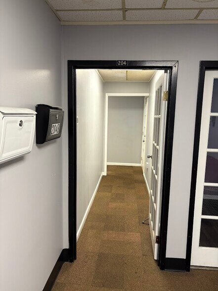 More Photos Of 6022 Jefferson Ave, Newport News Office For Lease