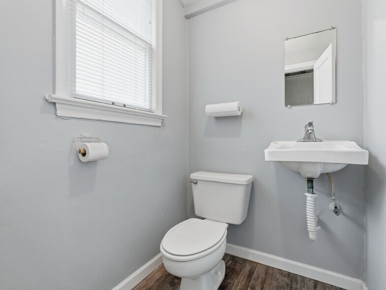 More Photos Of 82-84 SE 4th Ave, Delray Beach, Delray Beach Storefront Retail Residential For Sale