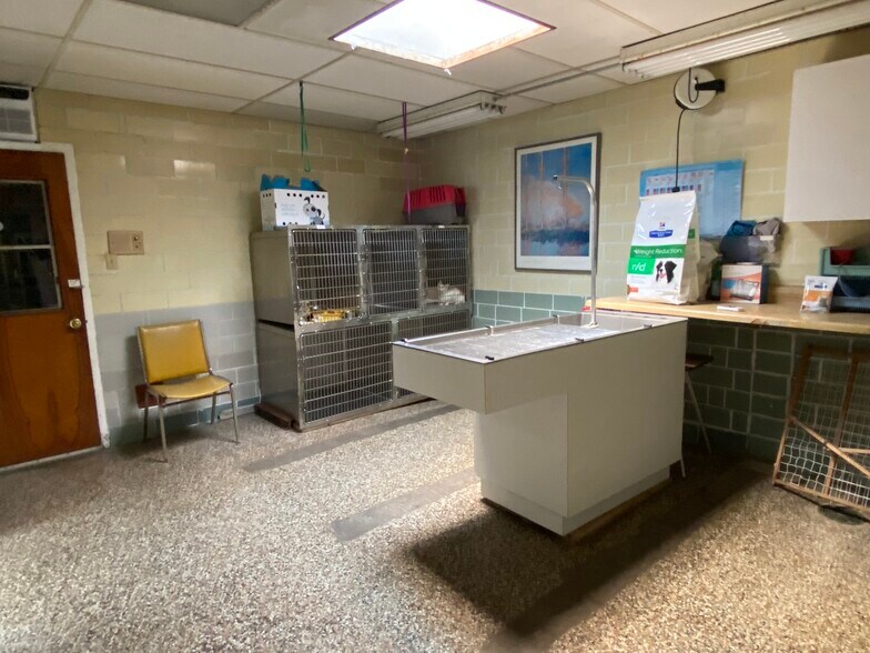 More Photos Of 2275 Duanesburg Rd, Duanesburg Veterinarian Kennel For Sale