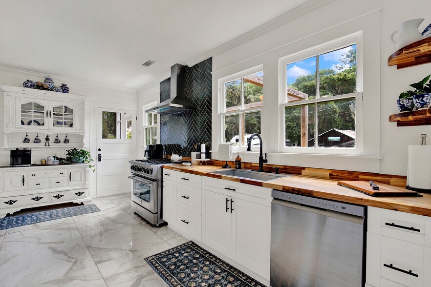 More Photos Of 15752 US Highway 17, Townsend Land For Sale