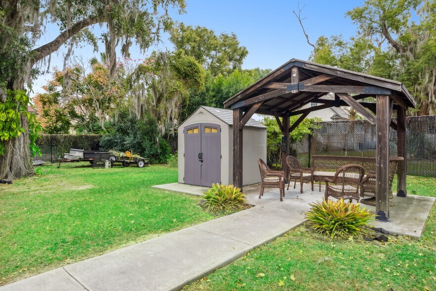 More Photos Of 27 S Center St, Eustis Assisted Living For Sale
