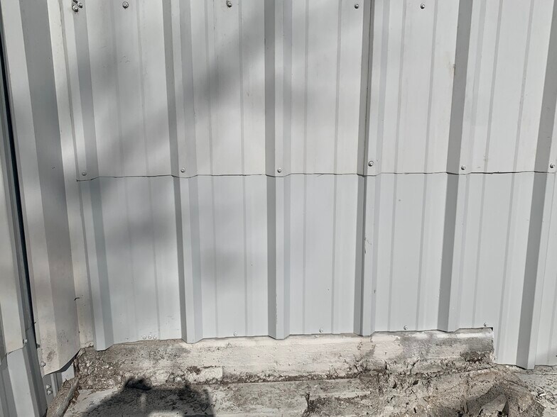 More Photos Of 13240 Pond Springs Rd, Austin Warehouse For Sale