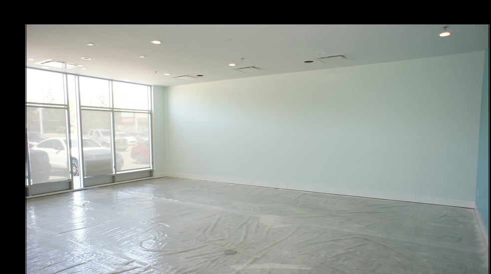 More Photos Of 10451 99 Ave, Fort Saskatchewan Storefront For Sale