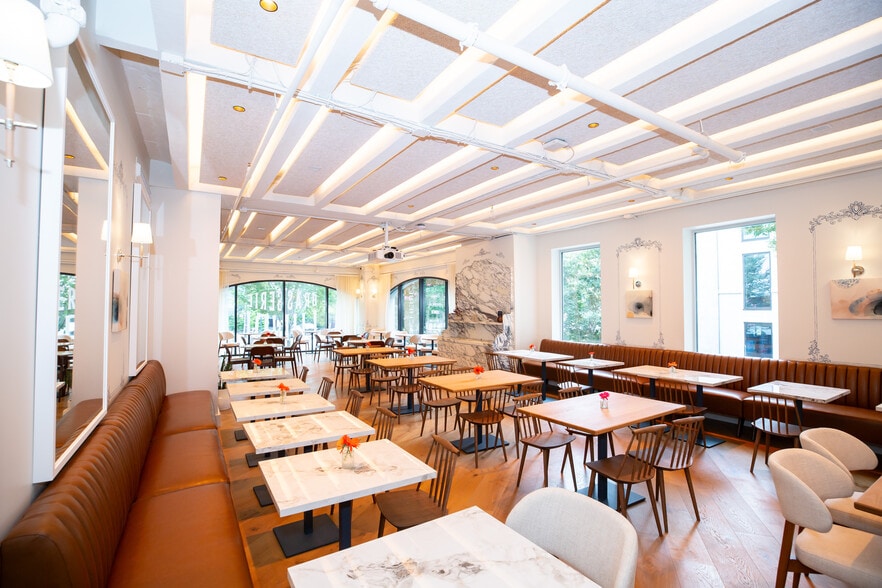 More Photos Of 1375 Peachtree St NE, Atlanta Office For Lease