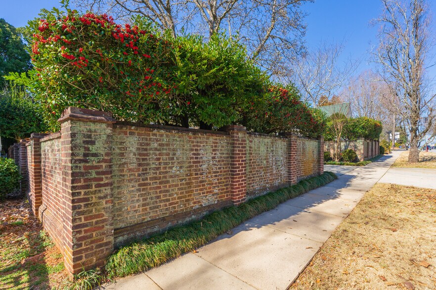 More Photos Of 132 E College St, Griffin Hospitality For Sale