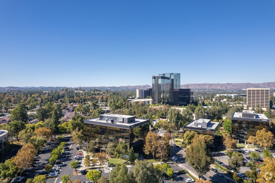 More Photos Of 5850 Canoga Ave, Woodland Hills Coworking Space
