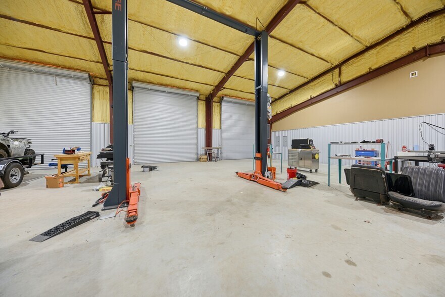 More Photos Of 8826 Gauge Dr, College Station Industrial For Sale