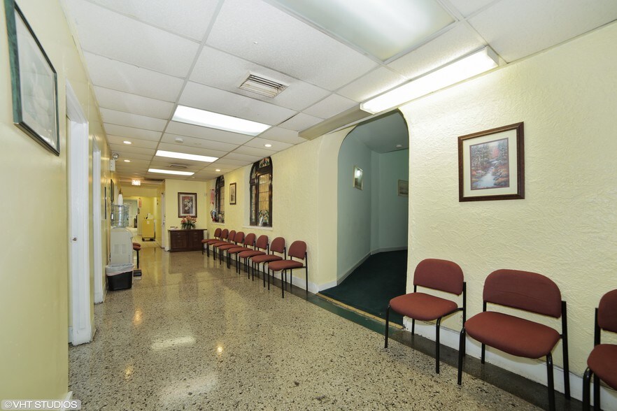 More Photos Of 2611 S Lawndale Ave, Chicago Medical For Sale