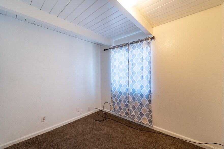 More Photos Of 1107 E Harding Way, Stockton Freestanding For Lease