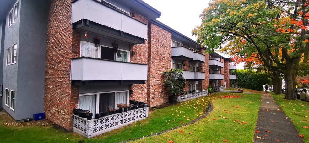 More Photos Of 8750 Osler St, Vancouver Apartments For Sale