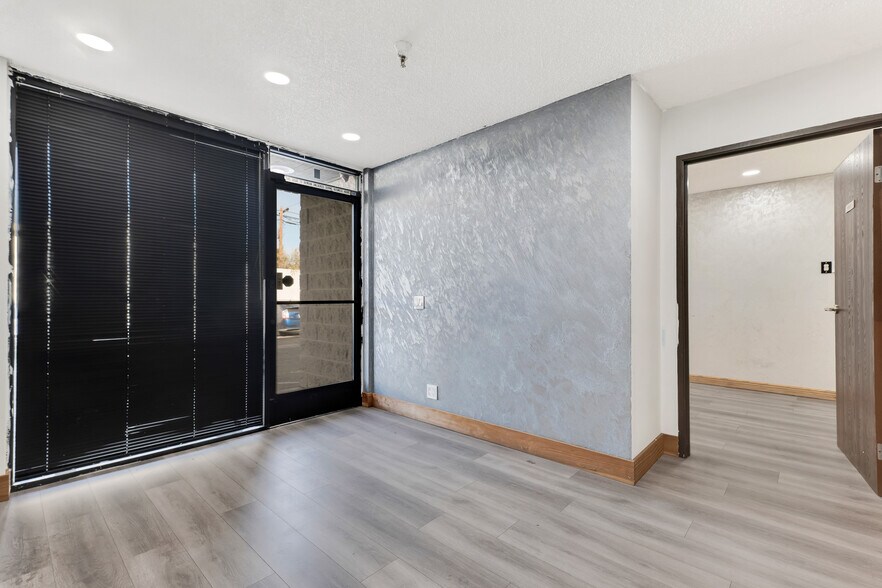 More Photos Of 8010 Wheatland Ave, Sun Valley Manufacturing For Sale