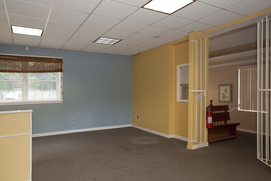 More Photos Of 97 Locust Ave, Cortlandt Manor Medical For Sale