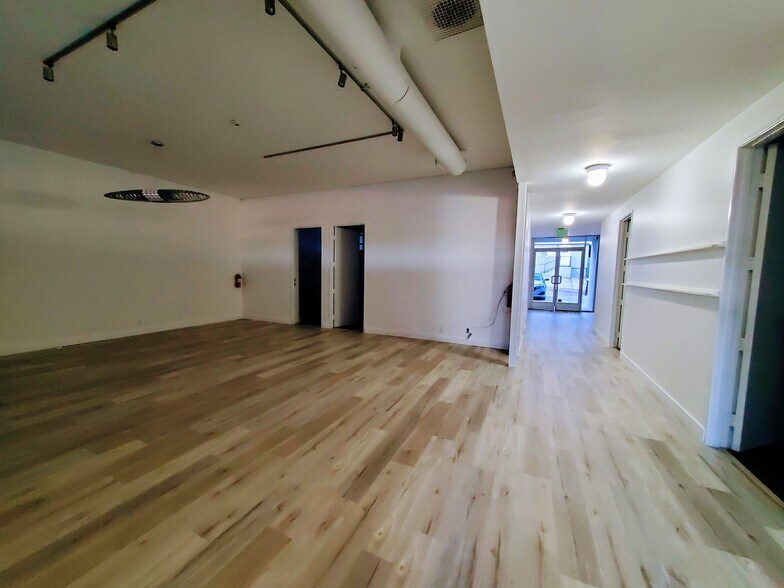 More Photos Of 11426 Ventura Blvd, Studio City Loft Creative Space For Lease