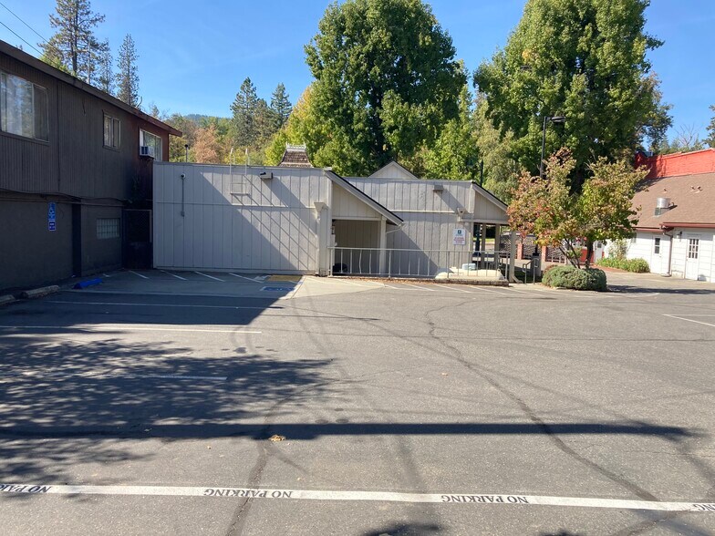 More Photos Of 641 Main St, Weaverville Storefront Retail Office For Lease