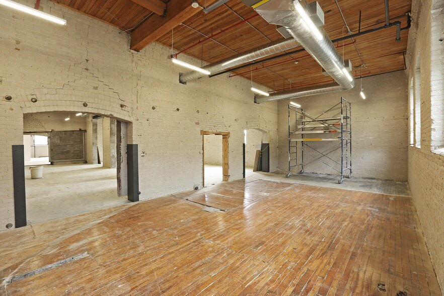More Photos Of 87 Wade Ave, Toronto Warehouse For Lease